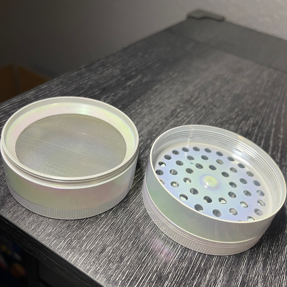 Grinder - Picture 3 of 4